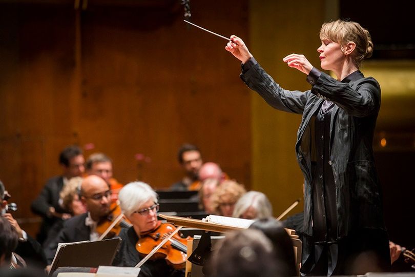 Susanna Mälkki debütierte mit Schubert und Haas bei der Staatskapelle und offerierte die Uraufführung von “I don´t know how to cry”