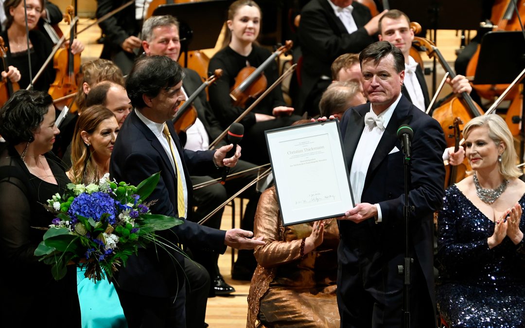 Vom Chefdirigenten zum Ehrendirigenten: Christian Thielemann leitet zum Abschied Gustav Mahlers “Symphonie Nr. 8”